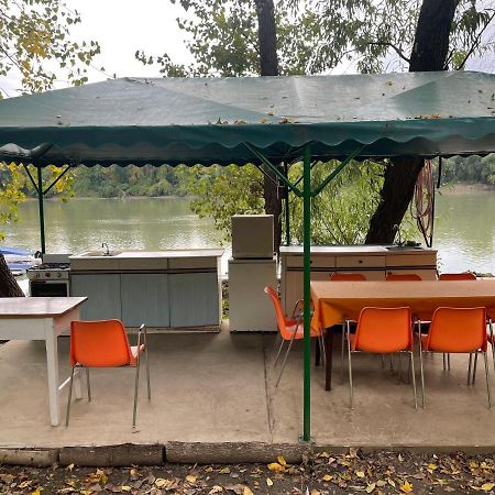 Tisza-Beach Wild Camping 5 塞格德 外观 照片