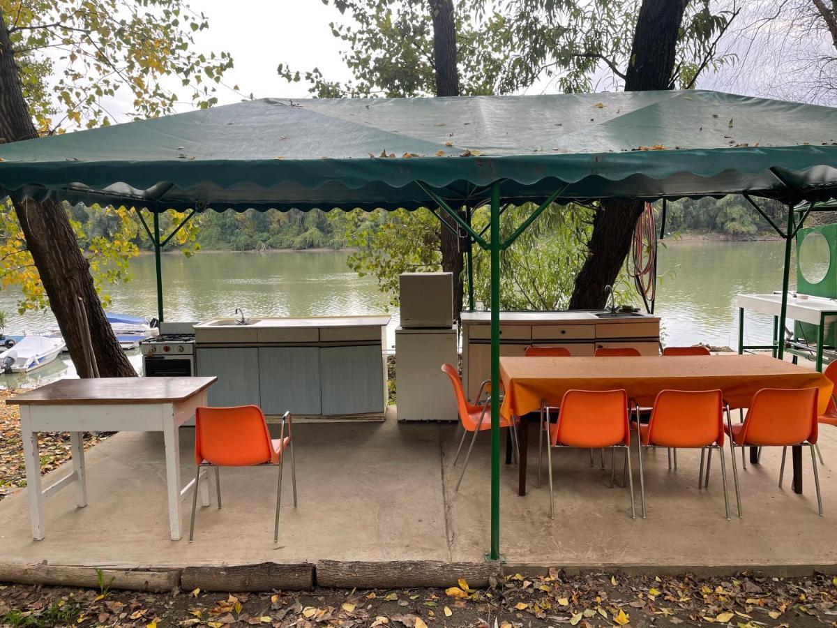 Tisza-Beach Wild Camping 5 塞格德 外观 照片